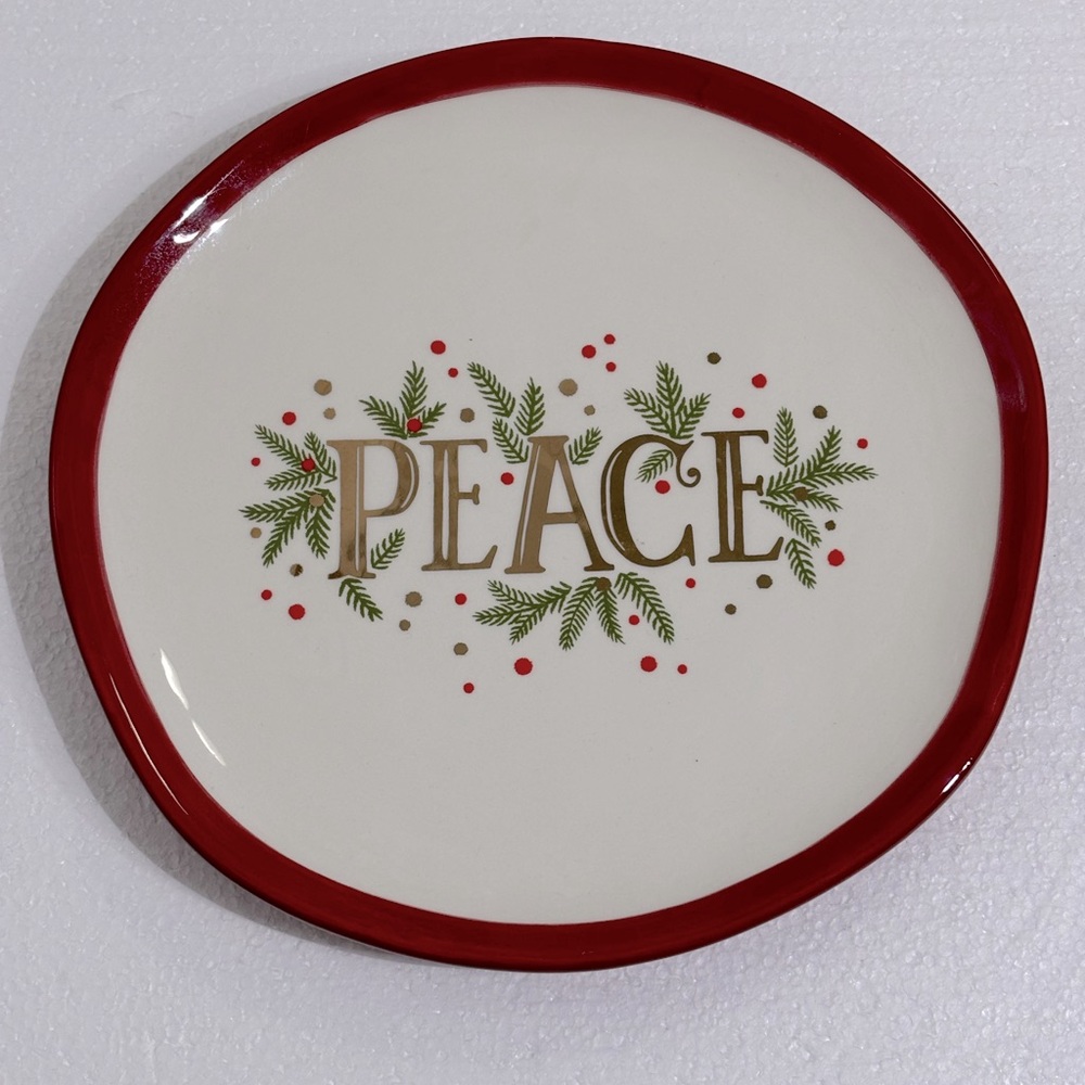 NWT Christmas Accent Plate